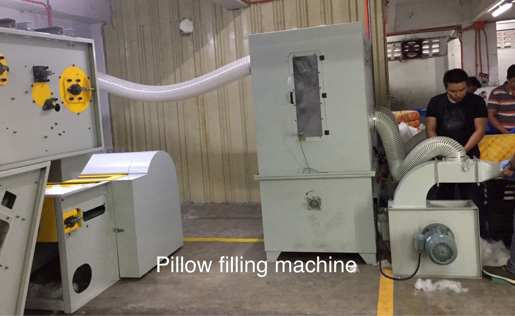 Pillow filling machine